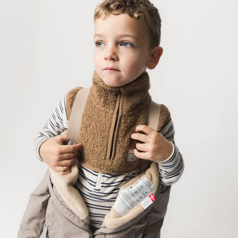 MINI A TURE MATAKTON teddy fleece zip neckwarmer lifestyle